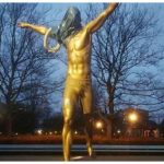 statua ibrahimovic