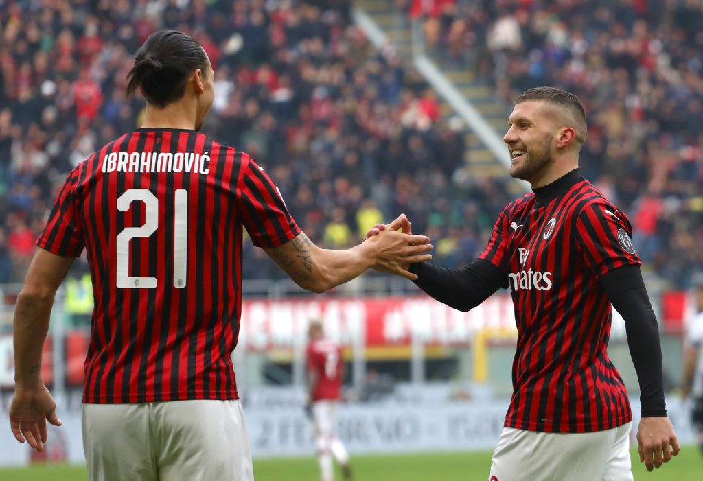 Rebic dà il cinque allo svedese