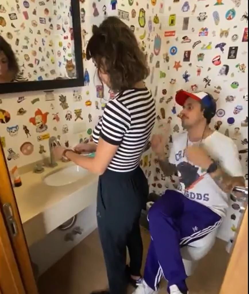 Telecronista in bagno. Astinenza da calcio