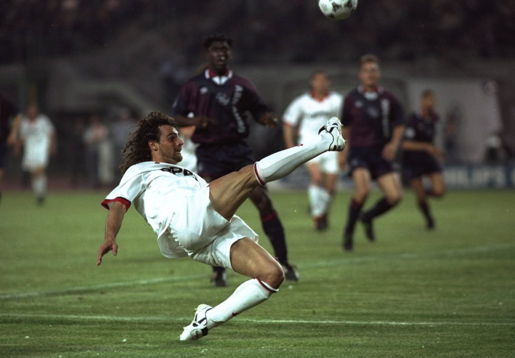 Marco Simone con la maglia del Milan