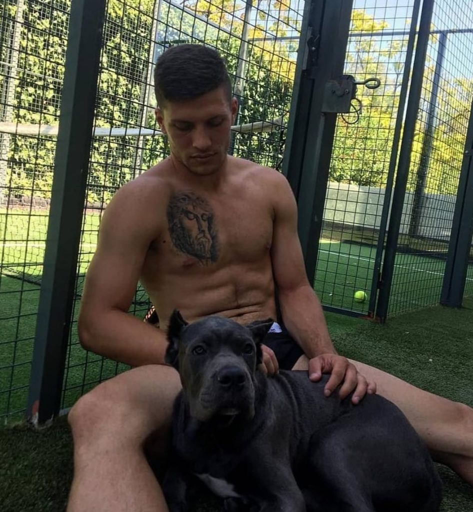 Jovic e il tatuaggio
