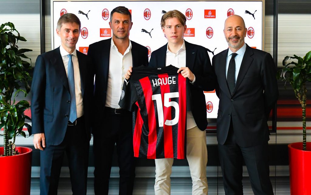 Hauge con Massara, Maldini e Gazidis