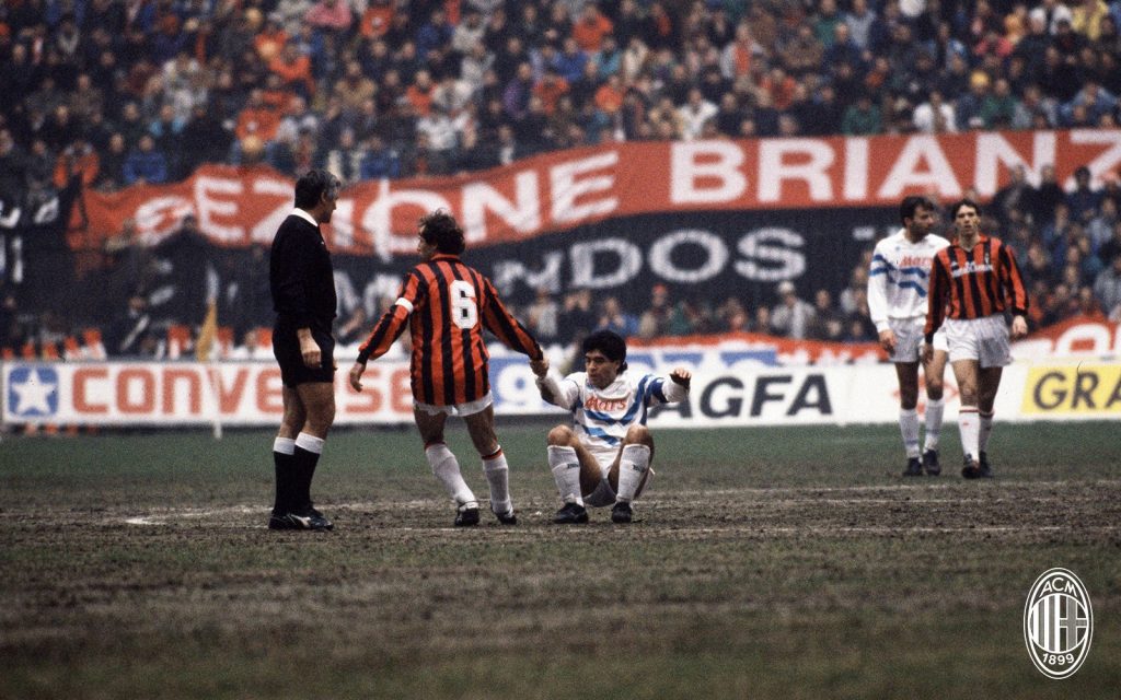 Baresi (AC Milan) e Maradona