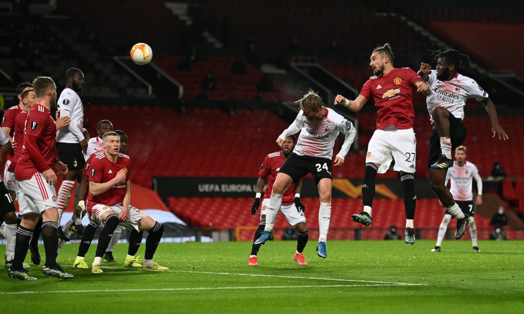 Gol Simon Kjaer AC Milan Manchester United-Milan Europa League