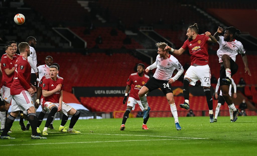 Gol Simon Kjaer AC Milan Manchester United-Milan Europa League