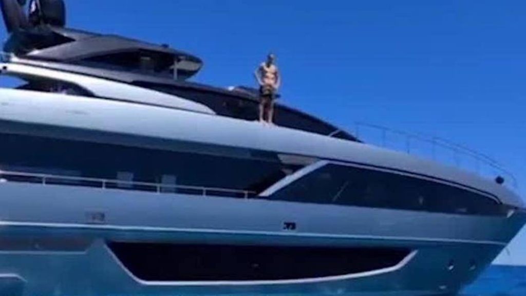 Zlatan Ibrahimovic AC Milan yacht Sanremo