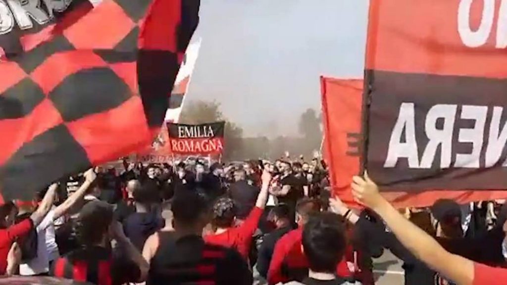 tifosi AC Milan Milanello