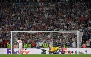Donnarumma rigore Saka