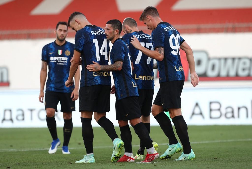 Esultanza dei calciatori dell'Inter in amichevole contro la Dinamo Kiev