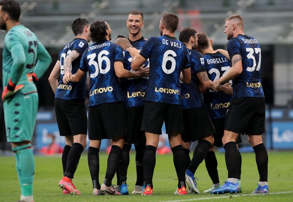 Inter-Genoa, esultanza dei nerazzurri al gol di Vidal