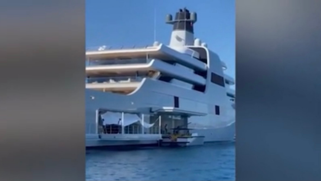 Yacht Roman Abramovich