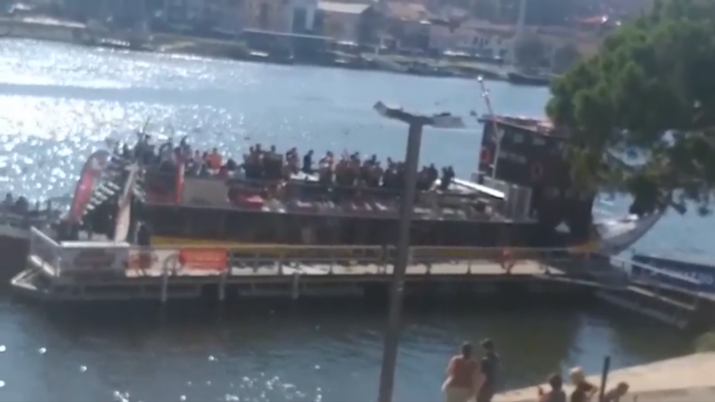Porto-Milan, l'arrivo dei tifosi rossoneri in Portogallo