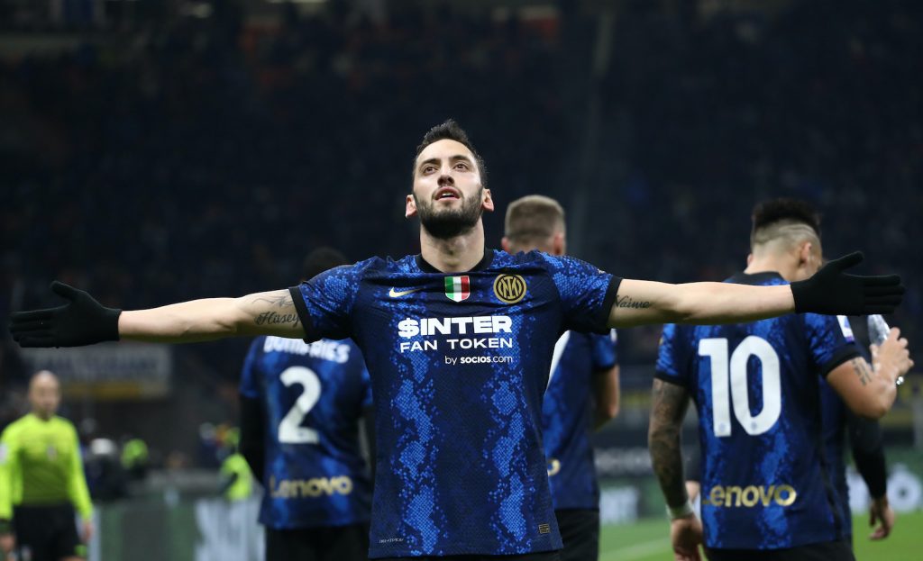 Calhanoglu Inter-Cagliari Serie A 2021-2022