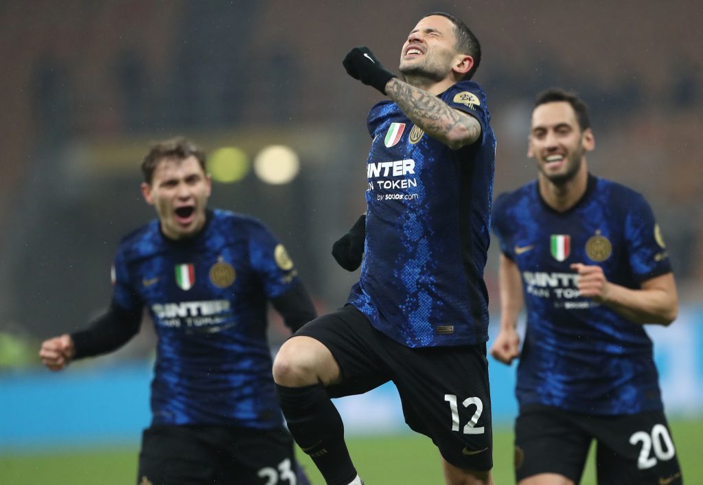 MILAN, ITALY - JANUARY 19: Stefano Sensi of FC Internazionale celebrates his goal during the Coppa Italia match between FC Internazionale and Empoli FC at Stadio Giuseppe Meazza on January 19, 2022 in Milan, Italy. (Photo by Marco Luzzani/Getty Images)