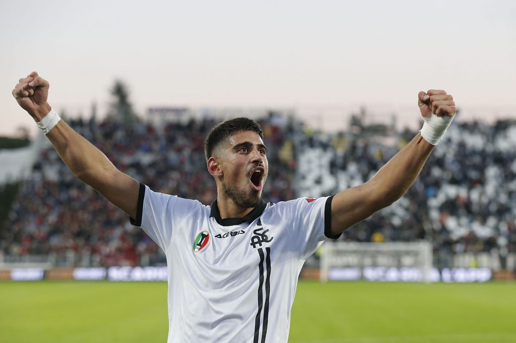 LA SPEZIA, ITALY - NOVEMBER 06: Dimitrios Nikolaou of Spezia Calcio celebrates the victory after during the Serie A match between Spezia Calcio v Torino FC at Stadio Alberto Picco on November 6, 2021 in La Spezia, Italy. (Photo by Gabriele Maltinti/Getty Images)