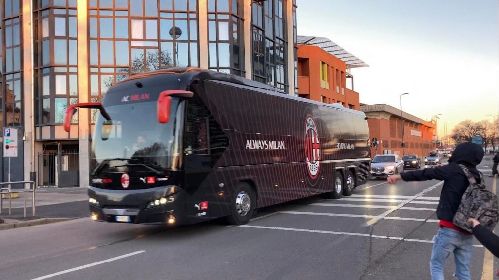 Milan-Spezia, l'arrivo dei rossoneri allo Stadio di San Siro (foto pm)