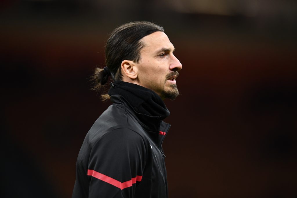 MILAN, ITALY - JANUARY 17: Zlatan Ibrahimovic of AC Milan warms up ahead before the Serie A match between AC Milan and Spezia Calcio at Stadio Giuseppe Meazza on January 17, 2022 in Milan, Italy. (Photo by Claudio Villa/AC Milan via Getty Images)
