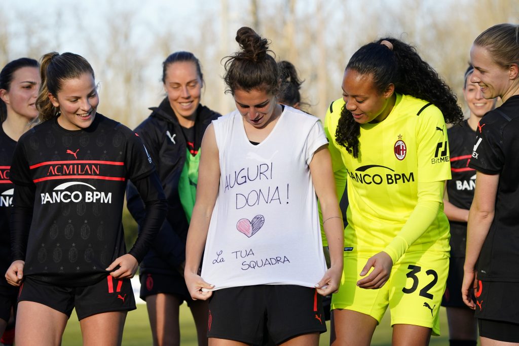 MILAN, ITALY - FEBRUARY 12: (L-R) Noa Selimhodzic, Valentina Bergamaschi and Delia Selena Babb of AC Milan Women looks during the Women Coppa Italia match between AC AC Milan and UC Sampdoria at Campo Sportivo Vismara on February 12, 2022 in Milan, Italy. (Photo by Pier Marco Tacca/AC Milan via Getty Images)
