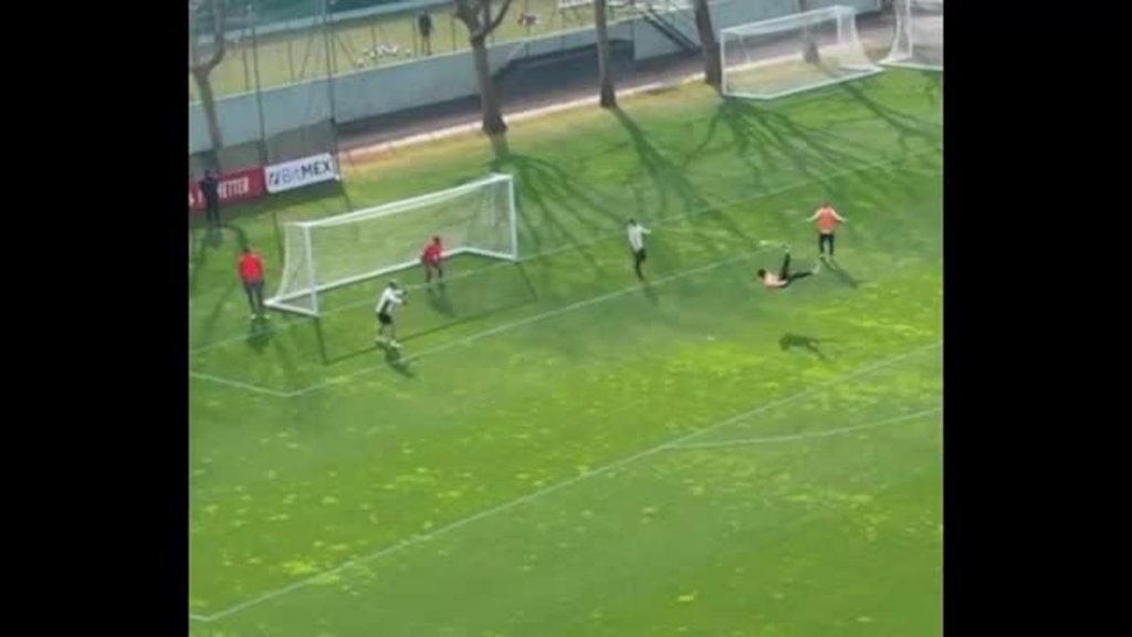 Leao Milan allenamento