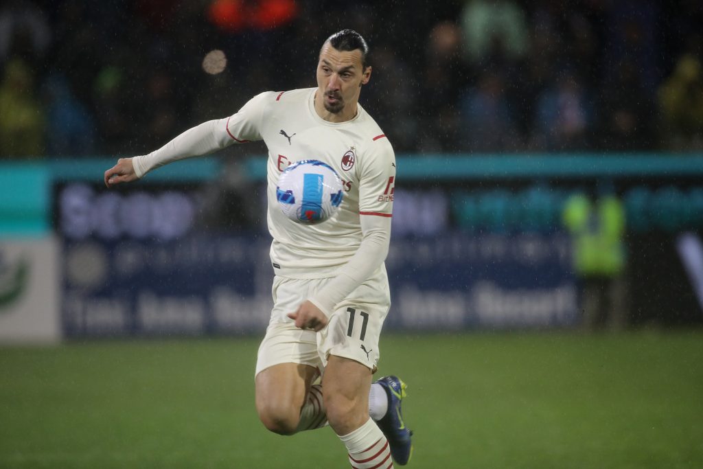CAGLIARI, ITALY - MARCH 19: Zlatan Ibrahimović of Milan in action during the Serie A match between Cagliari Calcio and AC Milan at Sardegna Arena on March 19, 2022 in Cagliari, Italy. (Photo by Enrico Locci/Getty Images)
