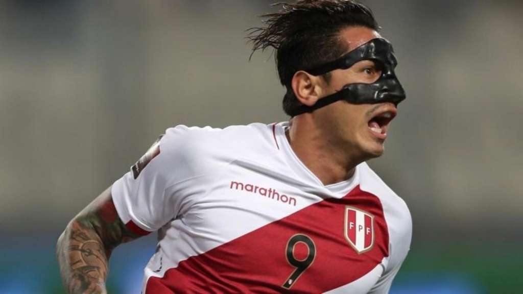 Gianluca Lapadula Perù