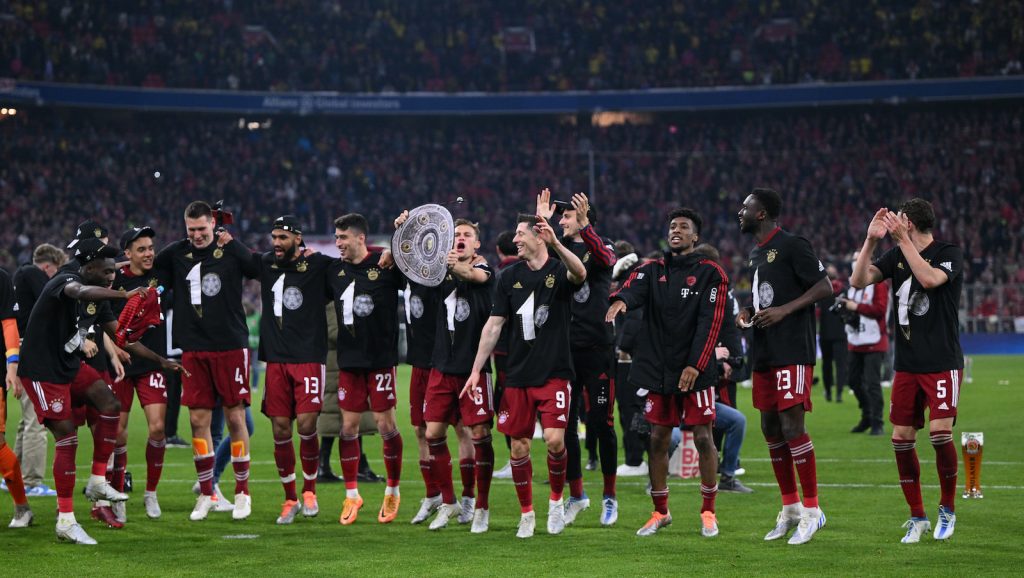 Bayern Monaco-Borussia Dortmund 3-1 Bundesliga 2021-2022 festa Meisterschale