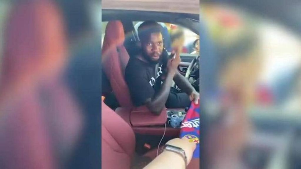 Umtiti del Barcellona e vecchio obietti o del Milan, se la prende con un bambino: la video news AC Milan ultime
