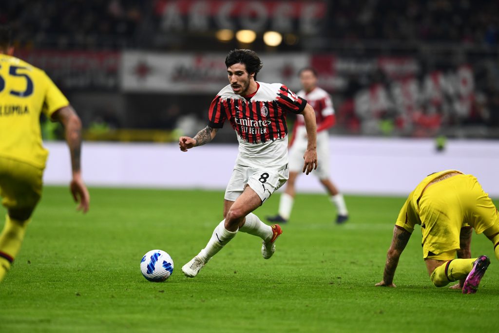 MILAN, ITALY - APRIL 04: Sandro Tonali of AC Milan in action during the Serie A match between AC Milan and Bologna FC at Stadio Giuseppe Meazza on April 04, 2022 in Milan, Italy. (Photo by Claudio Villa/AC Milan via Getty Images)