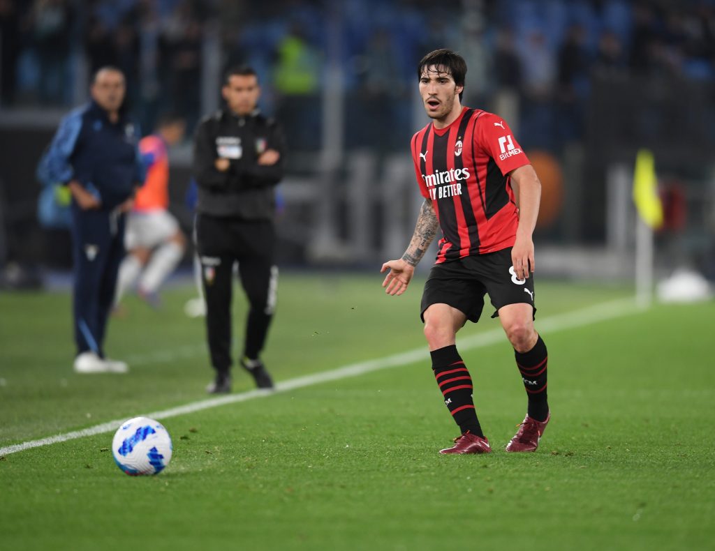 ROME, ITALY - APRIL 24: Sandro Tonali of AC Milan in action during the Serie A match between SS Lazio and AC Milan at Stadio Olimpico on April 24, 2022 in Rome, Italy. (Photo by Claudio Villa/AC Milan via Getty Images)