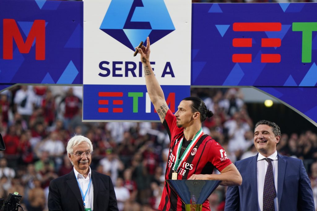 REGGIO NELL'EMILIA, ITALY - MAY 22: Zlatan Ibrahimovic of Milan celebrates after Serie A match between US Sassuolo and AC Milan at Mapei Stadium - Citta' del Tricolore on May 22, 2022 in Reggio nell'Emilia, Italy. (Photo by Pier Marco Tacca/AC Milan via Getty Images)