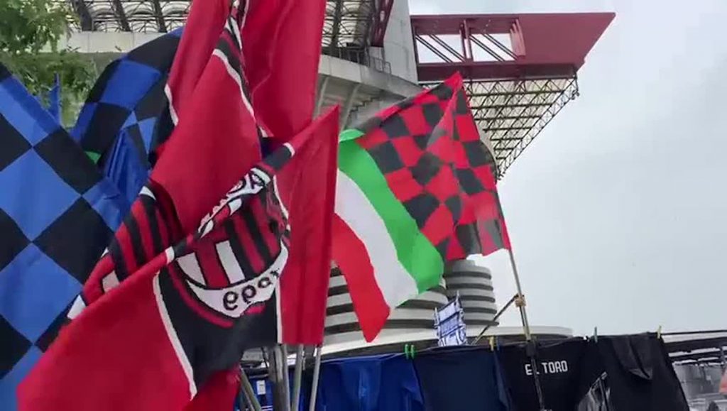 Inter Milan Scudetto bandiere San Siro