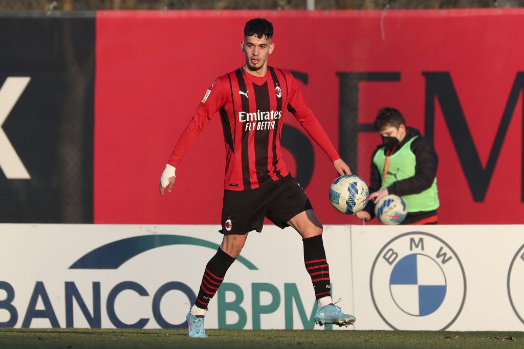 MILAN, ITALY - JANUARY 29: Andrea Capone of AC Milan in action during the Primavera 1 match between AC Milan U19 and Empoli U19 at Centro Sportivo Vismara on January 29, 2022 in Milan, Italy. (Photo by AC Milan/AC Milan via Getty Images)