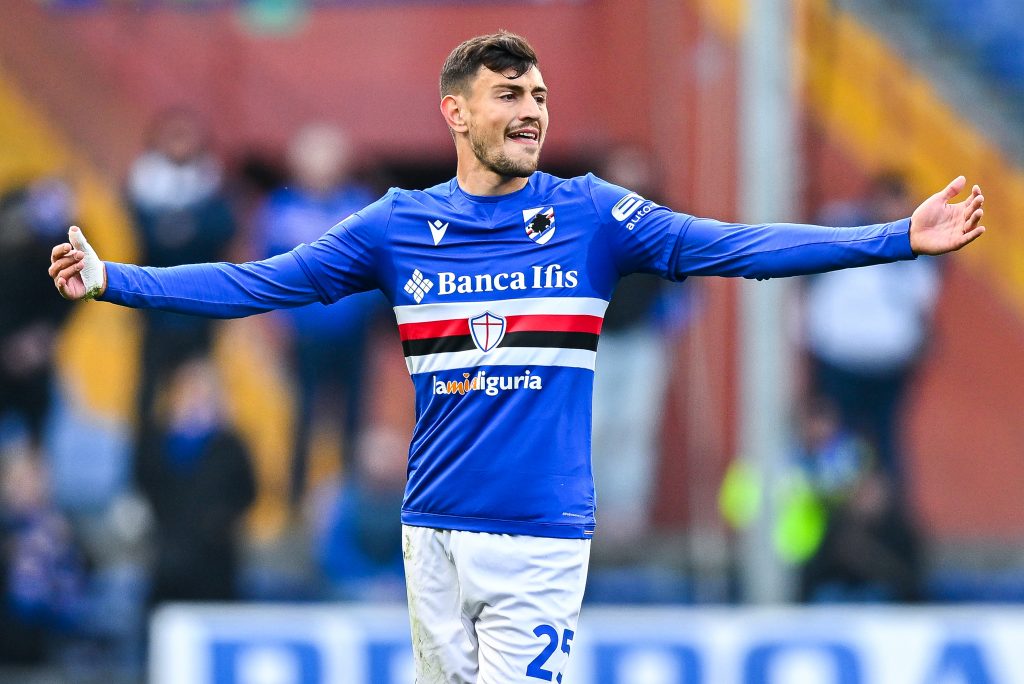 GENOA, ITALY - APRIL 03: Alex Ferrari of Sampdoria reacts during the Serie A match between UC Sampdoria and AS Roma at Stadio Luigi Ferraris on April 3, 2022 in Genoa, Italy. (Photo by Getty Images)