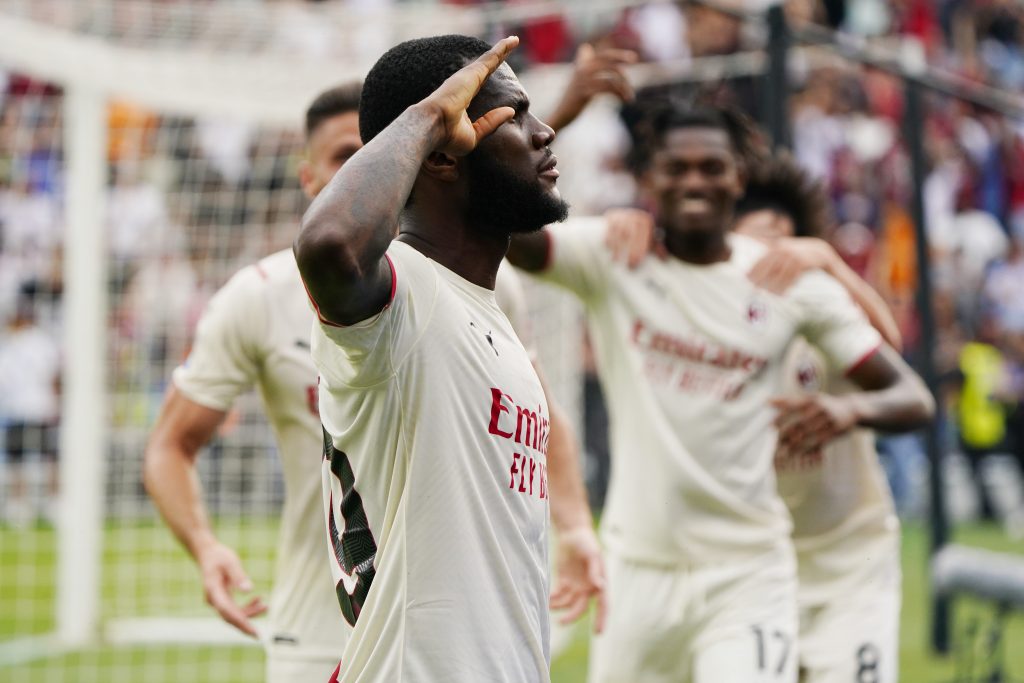 REGGIO NELL'EMILIA, ITALY - MAY 22: Frank Kessie of Milan celebrates after scoring his team's third goal during the Serie A match between US Sassuolo and AC Milan at Mapei Stadium - Citta' del Tricolore on May 22, 2022 in Reggio nell'Emilia, Italy. (Photo by Pier Marco Tacca/AC Milan via Getty Images)