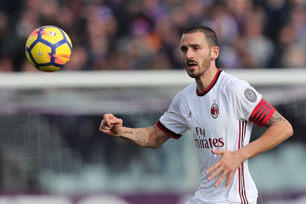 FLORENCE, ITALY - DECEMBER 30: Leonardo Bonucci of AS Milan in action during the Serie A match between ACF Fiorentina and AC Milan at Stadio Artemio Franchi on December 30, 2017 in Florence, Italy. (Photo by Gabriele Maltinti/Getty Images)