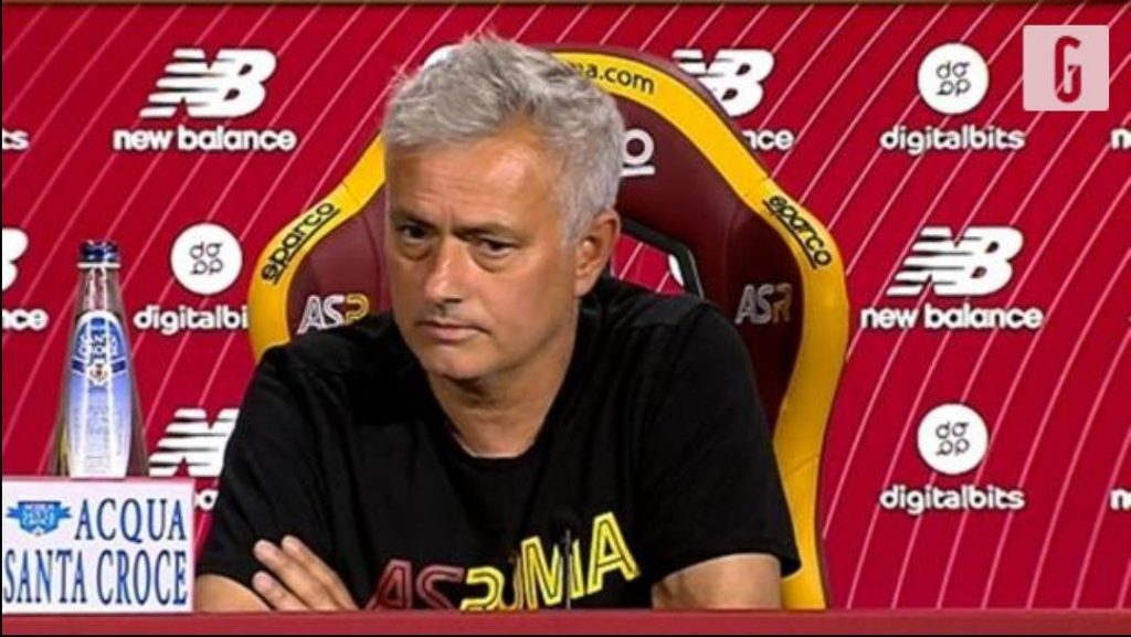 Mourinho chiude la conferenza stampa con una dedica a Zeman | VIDEO (screen gazzetta.it)