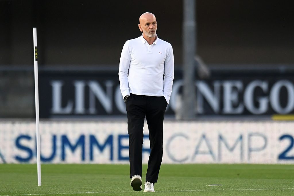 VERONA, ITALY - MAY 08: Stefano Pioli head coach of AC Milan looks on during the Serie A match between Hellas Verona FC and AC Milan at Stadio Marcantonio Bentegodi on May 08, 2022 in Verona, Italy. (Photo by Alessandro Sabattini/Getty Images)
