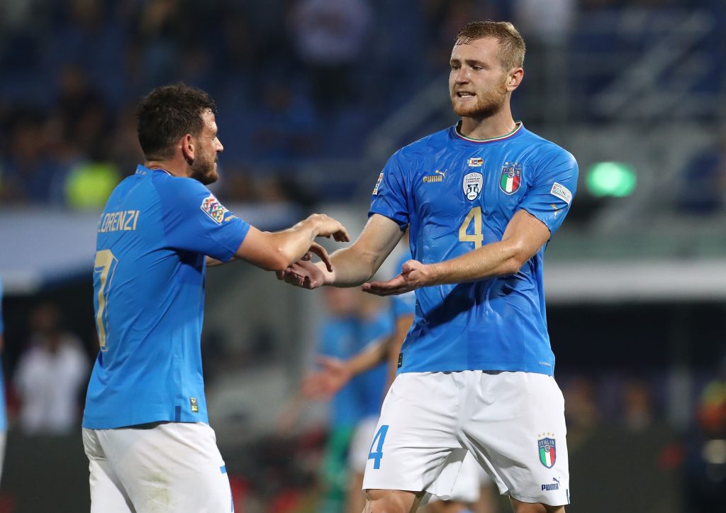 BOLOGNA, ITALY - JUNE 04: Alessandro Florenzi of Italy greets teammate Tommaso Pobega at the end of the UEFA Nations League League A Group 3 match between Italy and Germany at Renato Dall'Ara Stadium on June 04, 2022 in Bologna, Italy. (Photo by Marco Luzzani/Getty Images)