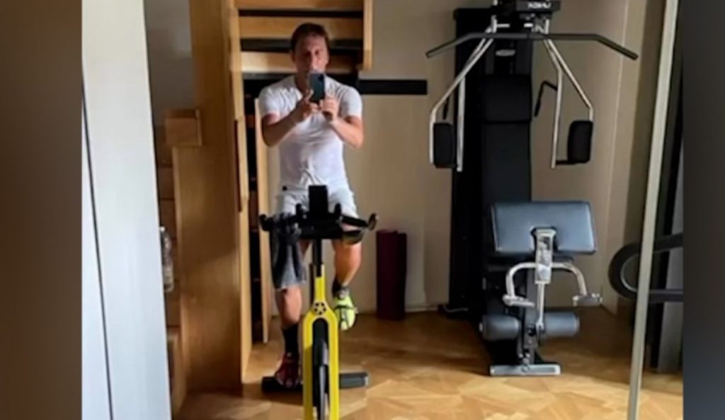 Antonio Conte, allenatore del Tottenham, alle prese con l'allenamento