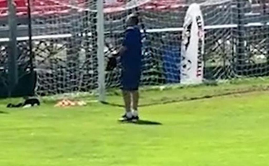 Sarri interrompe l'allenamento della Lazio per gli insulti ad Acerbi