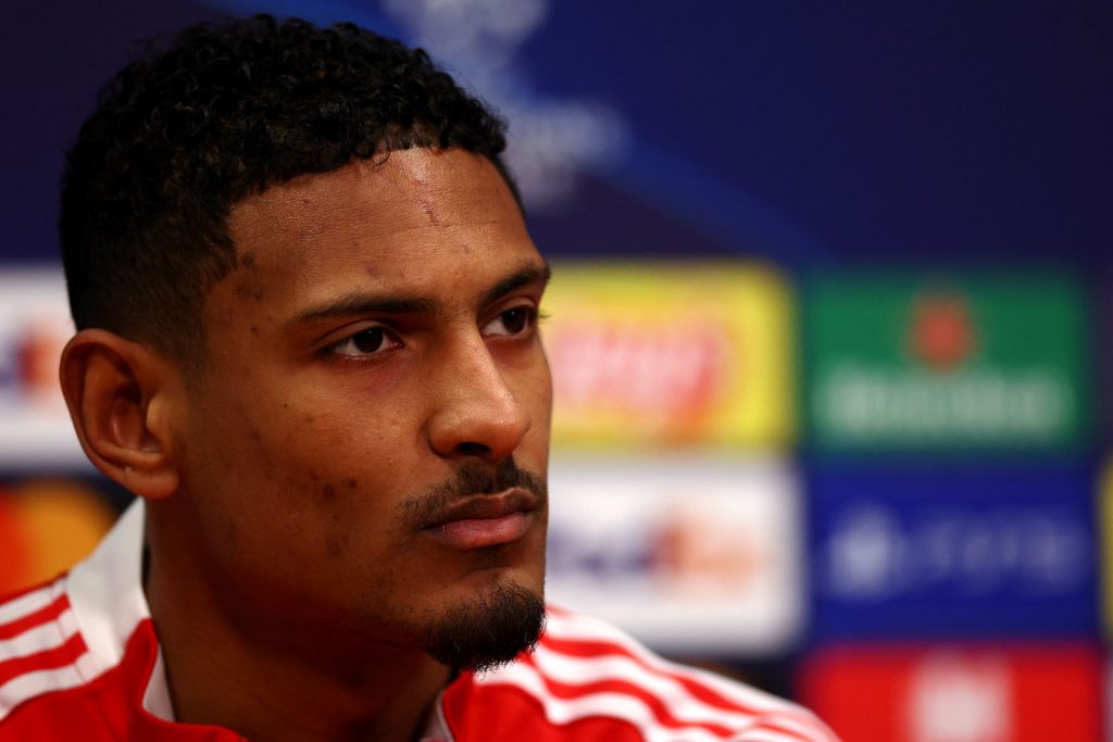 Sebastien Haller, attaccante del Borussia Dortmund, dovrà lottare contro un tumore ai testicoli