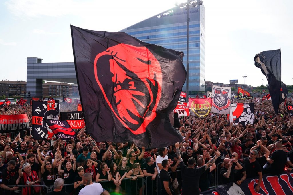 Aperta la terza fase della campagna abbonamenti ai tifosi del Milan dal 5 luglio