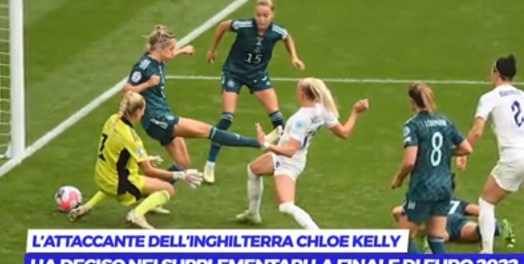 Chloe Kelly esulta dopo il gol decisivo nella finale degli Europei Femminile Inghilterra-Germania