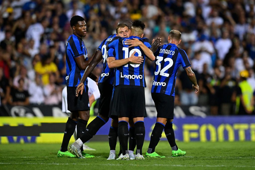 Inter-Lione, l'esultanza di Barella dopo il gol del 2-2