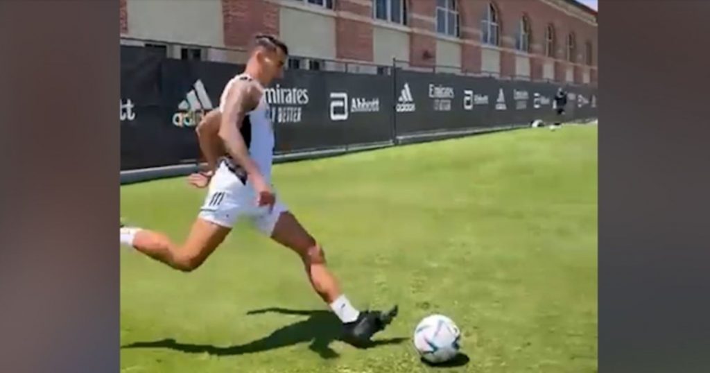 Dani Ceballos segna da calcio d'angolo