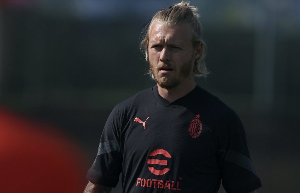 Simon Kjaer AC Milan allenamento Milanello