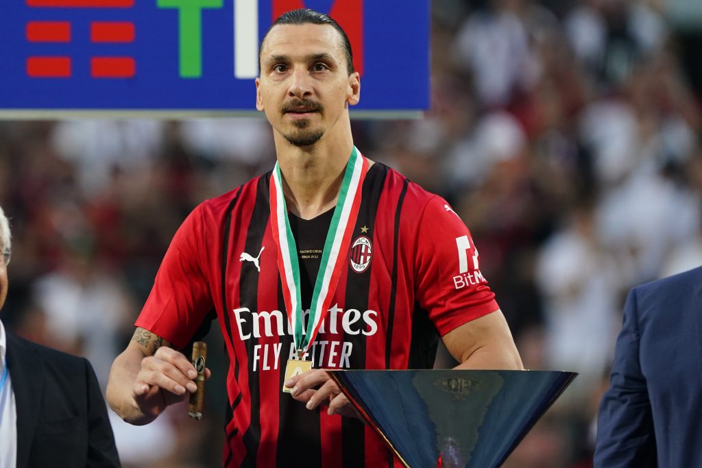 REGGIO NELL'EMILIA, ITALY - MAY 22: Zlatan Ibrahimovic celebrates at the end of the Serie A match between US Sassuolo and AC Milan at Mapei Stadium - Citta' del Tricolore on May 22, 2022 in Reggio nell'Emilia, Italy. (Photo by Pier Marco Tacca/AC Milan via Getty Images)
