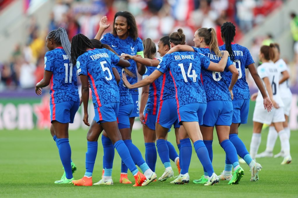Italia-Francia, Europei femminili, Grace Geyoro esulta per uno dei suoi gol