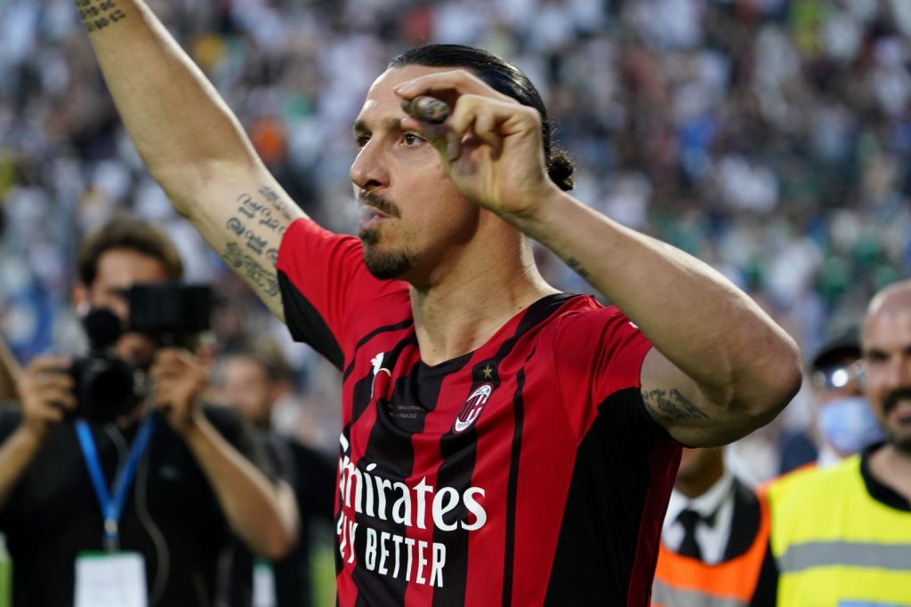 Zlatan Ibrahimovic ha rinnovato per una stagione con il Milan