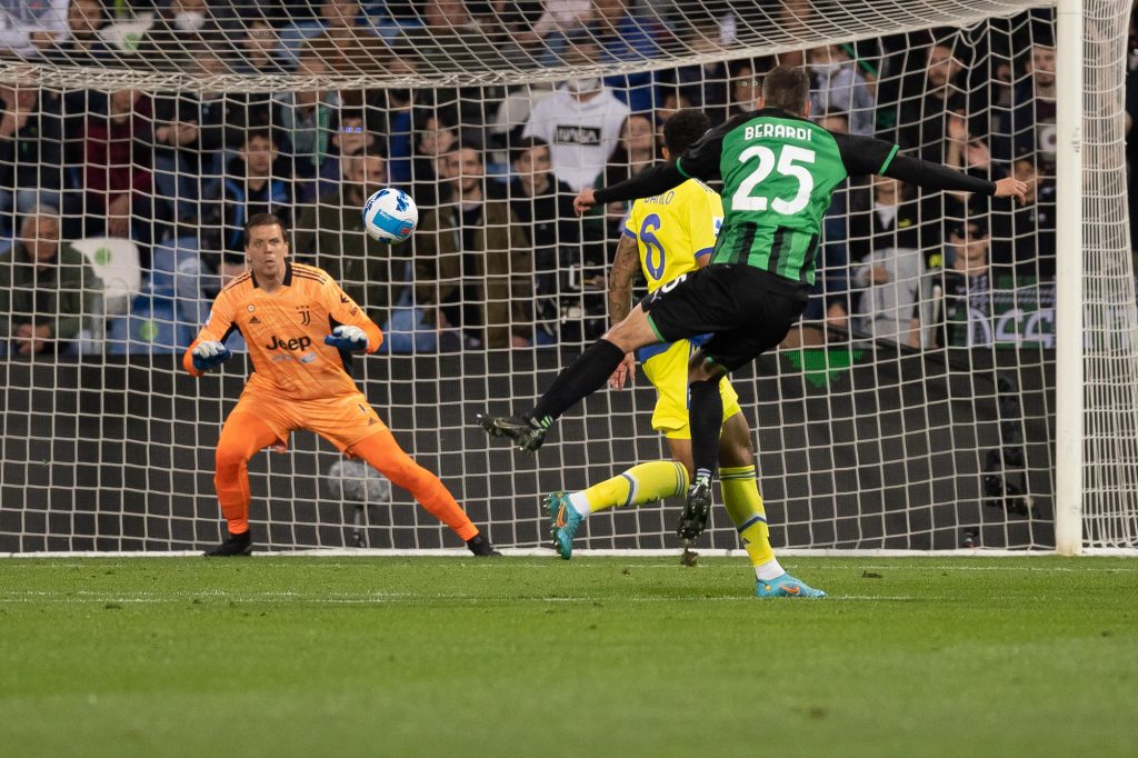 REGGIO NELL'EMILIA, ITALY - APRIL 25: Domenico Berardi of US Sassuolo in action during the Serie A match between US Sassuolo and Juventus at Mapei Stadium - Citta' del Tricolore on April 25, 2022 in Reggio nell'Emilia, Italy. (Photo by Emmanuele Ciancaglini/Getty Images)